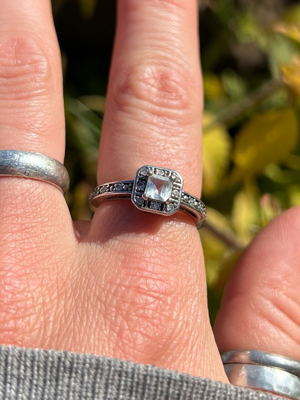Sterling Silver Ring w Blue Stone